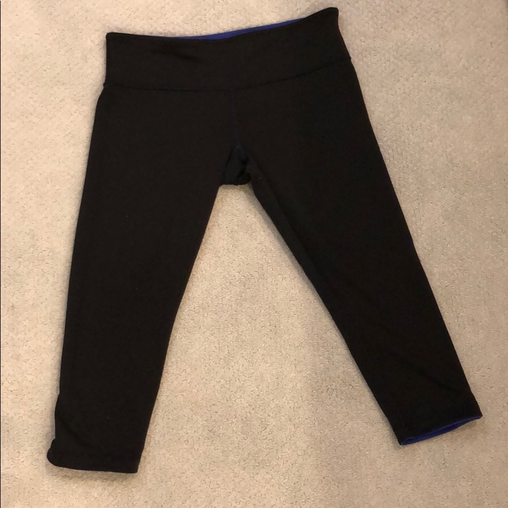 Reversible Lululemon Crops - black/blue